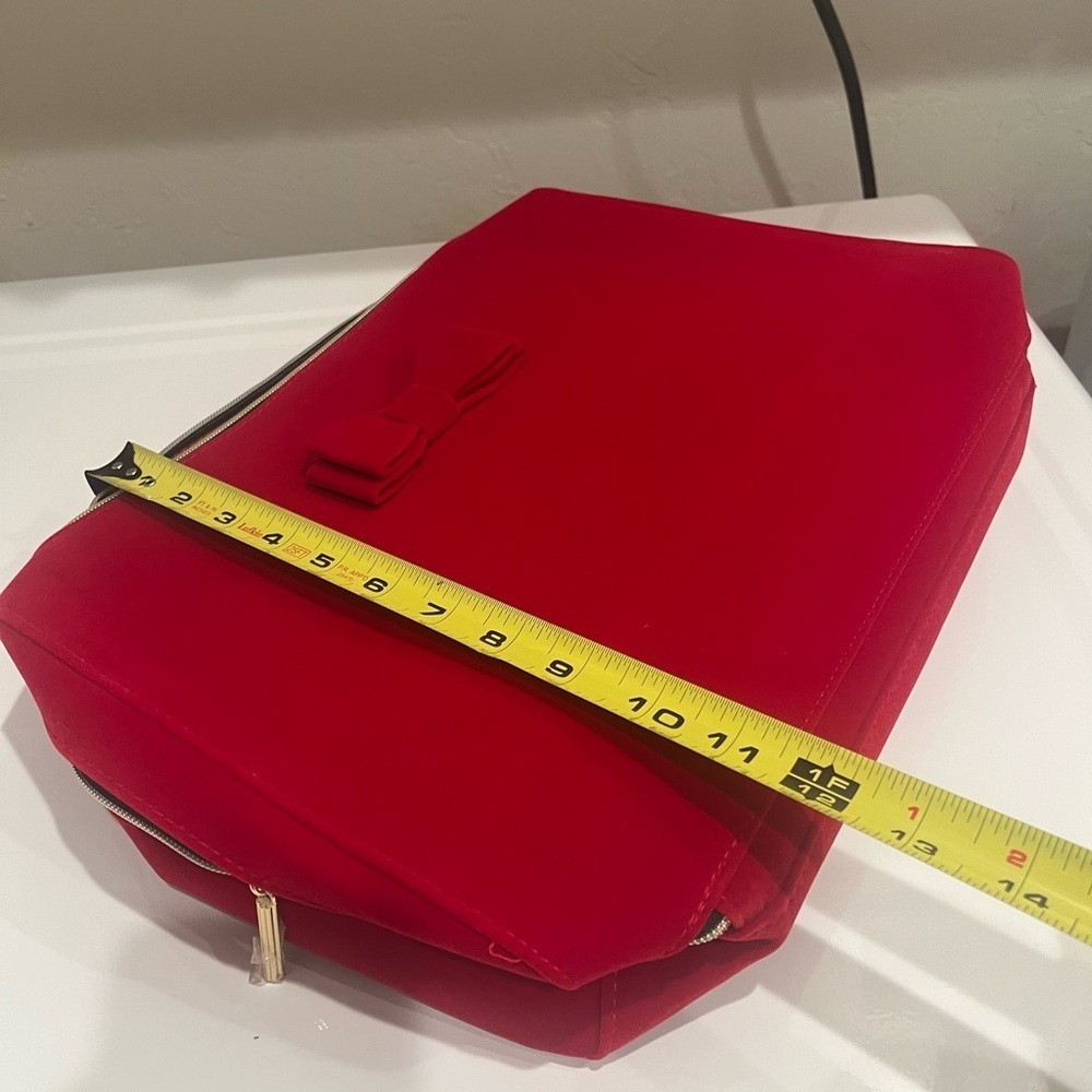 Estée Lauder Chic Red with Bow Detail - Picture 4 of 6